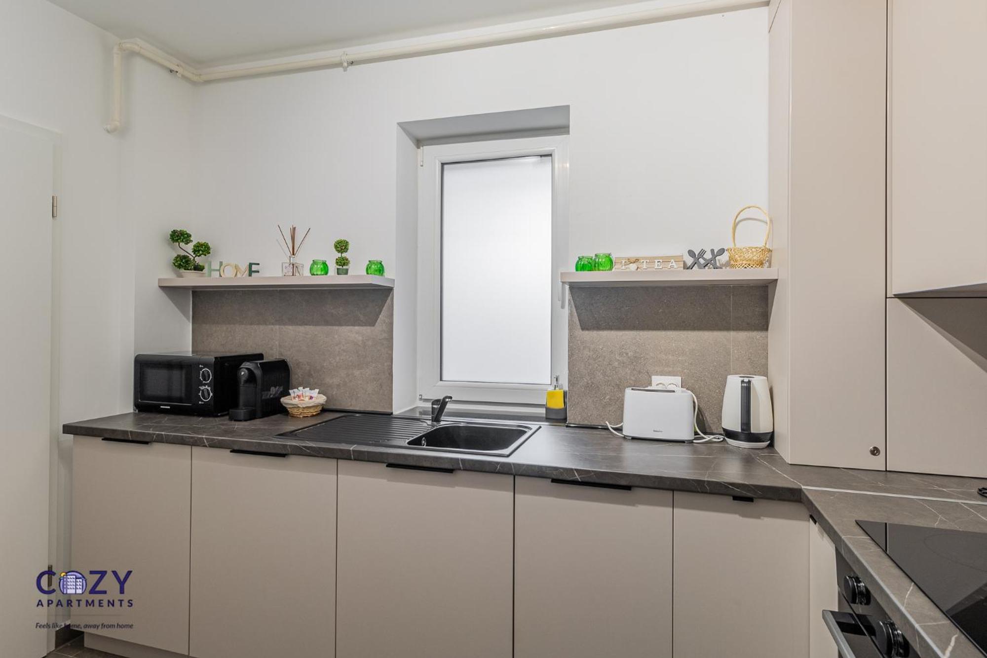 Cozy Collection Studios And Flats - Coresi Mall Brasov Luaran gambar